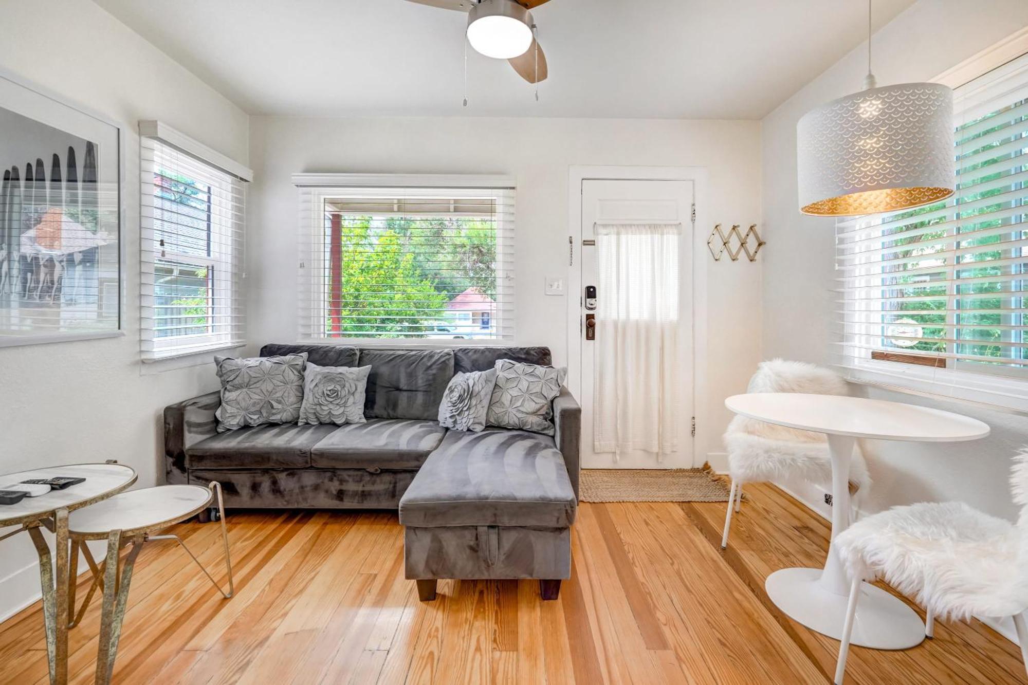 Вилла Vintage Tiny House Cute 1Bdrm Big Appeal Колорадо-Спрингс Экстерьер фото